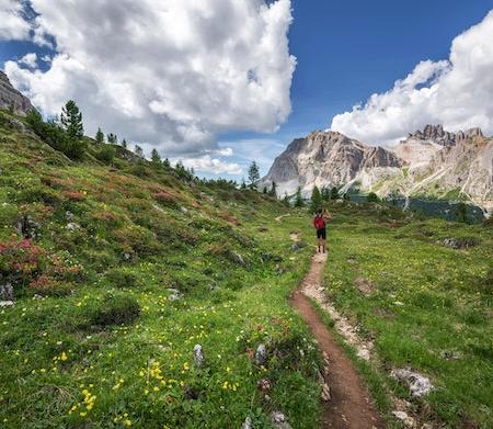 Gourmet hike in the Montoz farmhouses